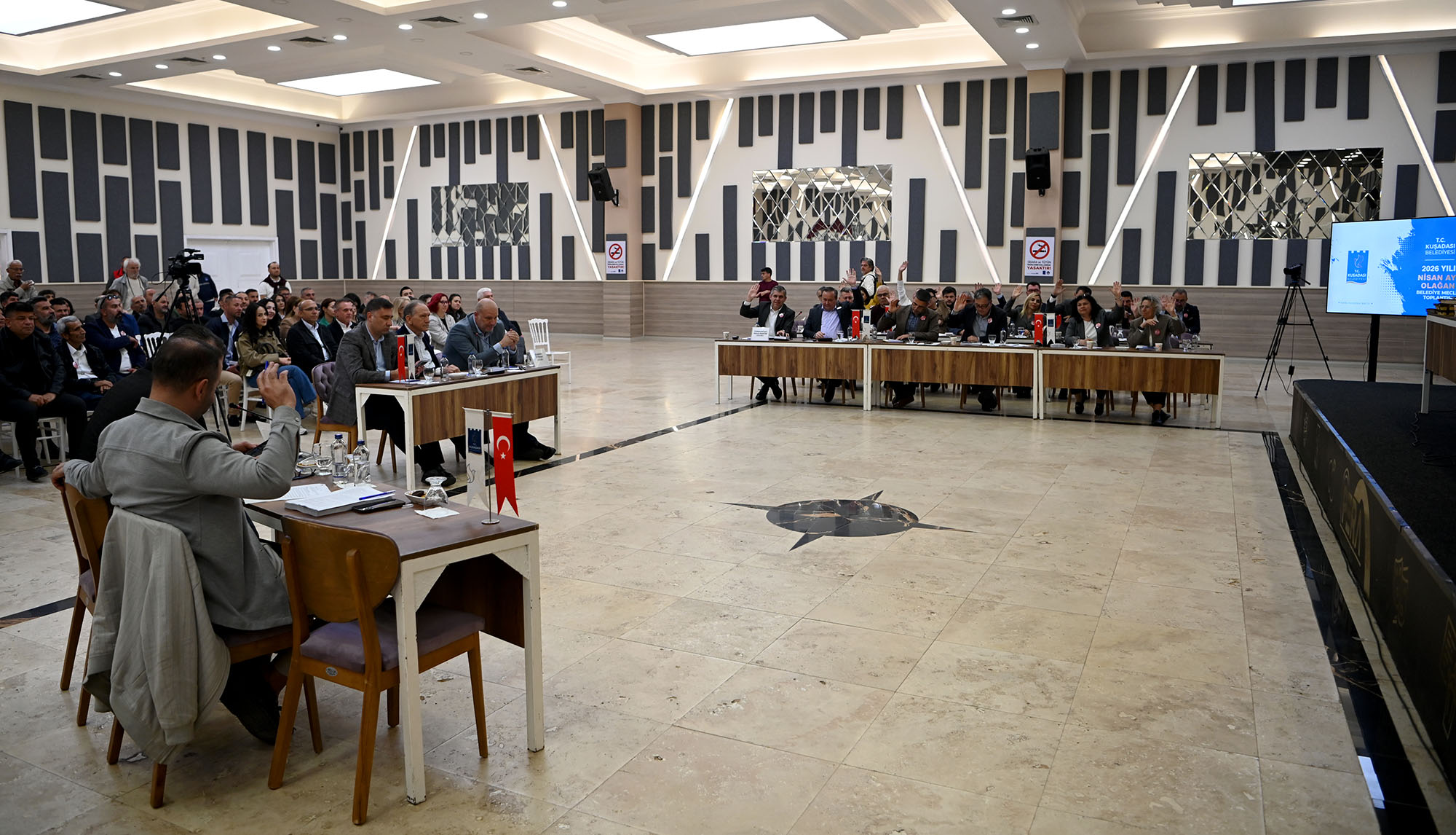 Kuşadası Belediye Meclisi Nisan ayı olağan toplantısı Pera Düğün, Organizasyon ve Kültür