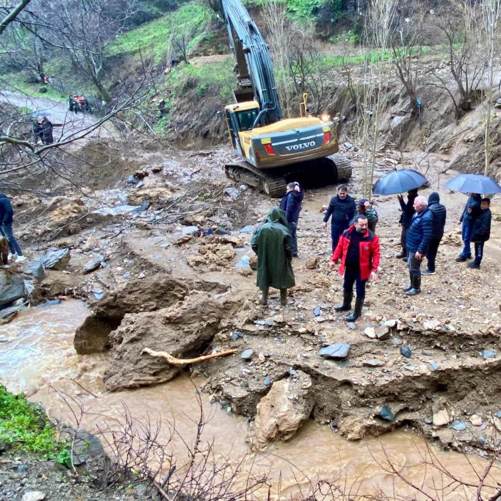 Ödemiş Belediyesi, son yılların en yağışlı kış mevsimini yaşayan ilçede