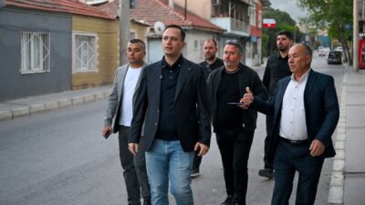 Bornova Belediye Başkanı Ömer Eşki, Egemenlik Mahallesi’nde saha incelemesi yaparak