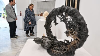 İzmir’de düzenlenen 2. Uluslararası Işık Seramik Yarışması Sergisi, “Koruyamadıklarımız” temasıyla