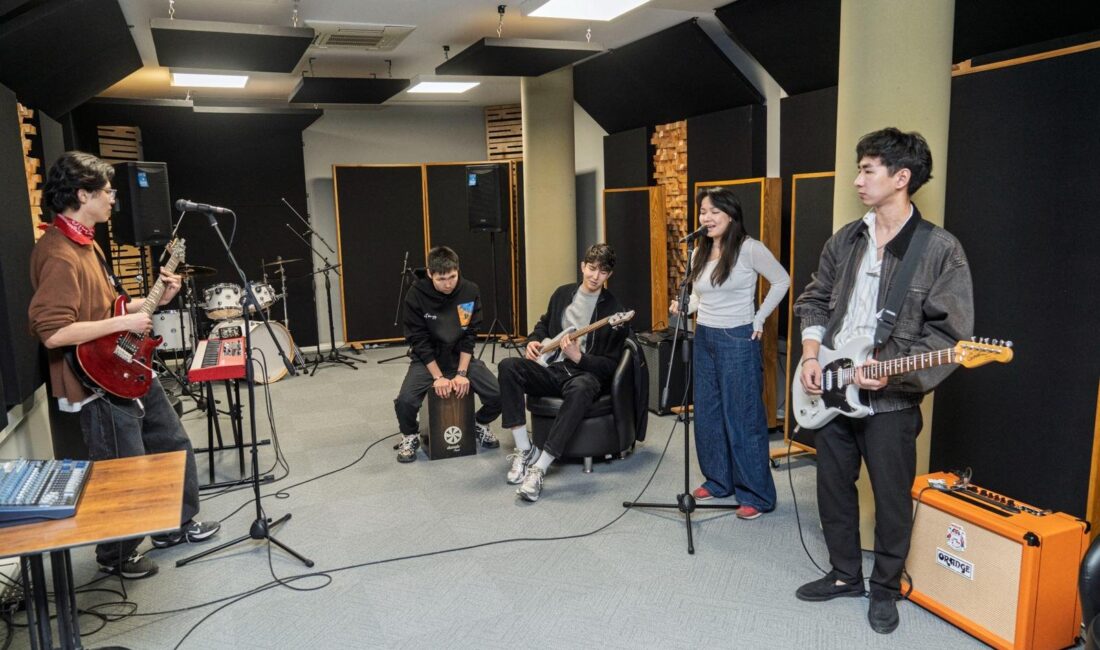 İzmir Büyükşehir Belediyesi’nin ücretsiz kayıt stüdyosu Stüdyo Kültürpark, bu kez