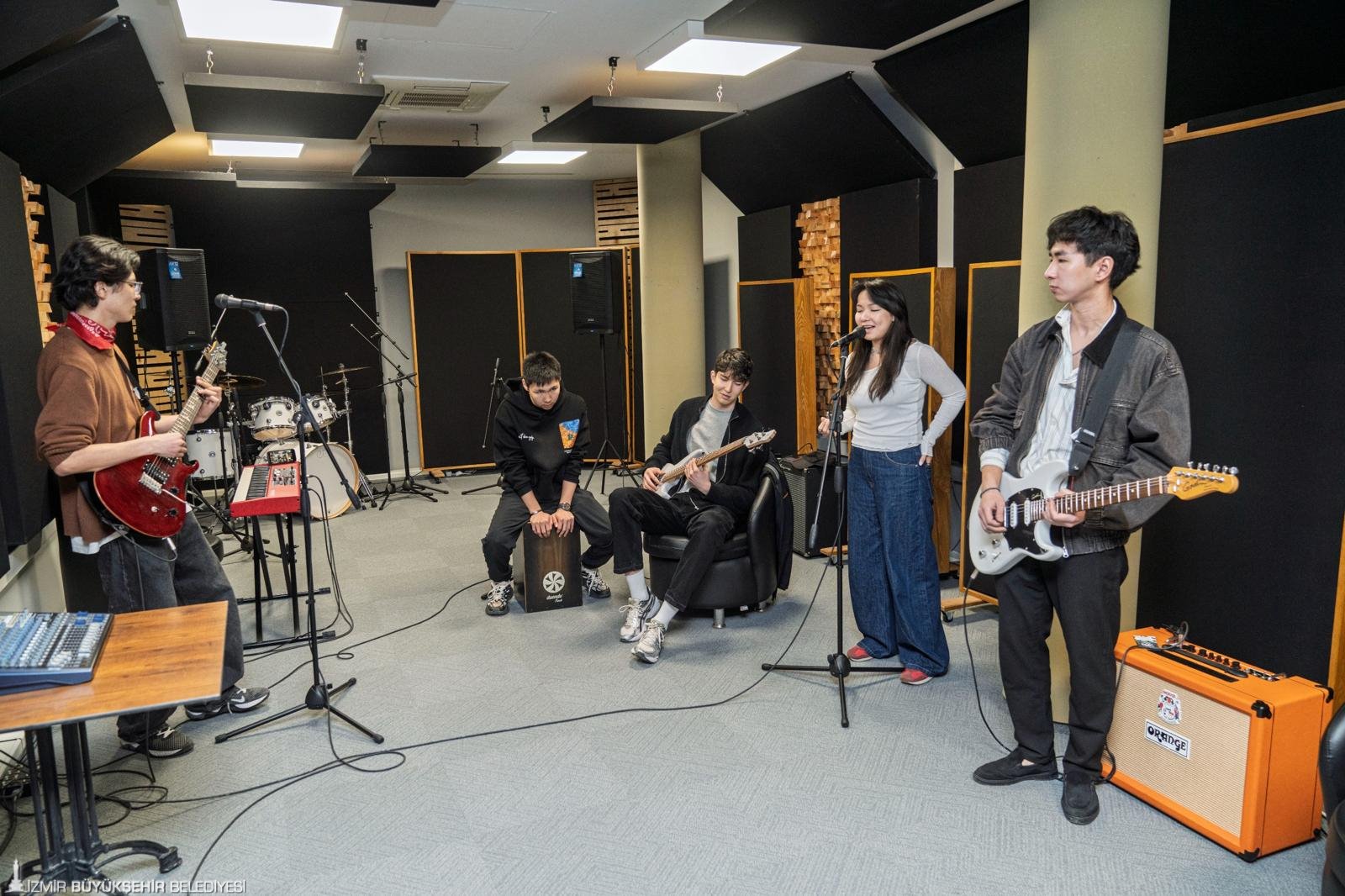 İzmir Büyükşehir Belediyesi’nin ücretsiz kayıt stüdyosu Stüdyo Kültürpark, bu kez