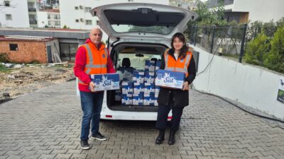 Kuşadası Belediyesi’nin büyüme çağındaki çocuklar için başlattığı süt desteği devam