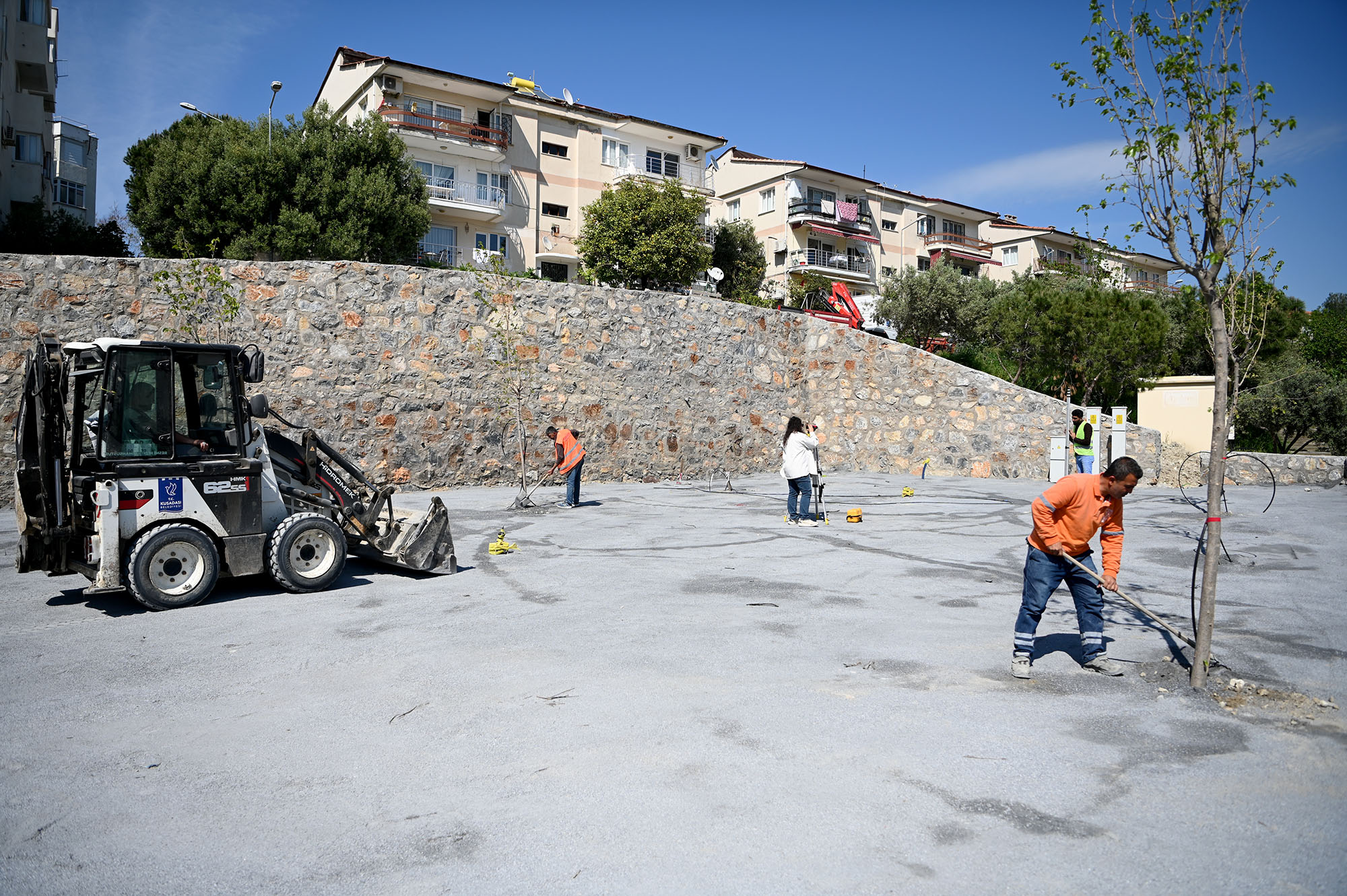 Kuşadası Belediyesi Park ve Bahçeler Müdürlüğü, Türkmen Mahallesi Sümbül Sokak’ta