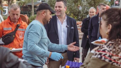 Kuşadası Belediyesi Başkan Vekili Tahsin Demirtaş, saha çalışanlarıyla buluşmalarını sürdürüyor.