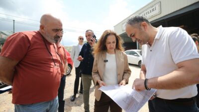 Karşıyaka Belediye Başkanı Yıldız Ünsal, Örnekköy Küçük Sanayi Sitesi’nde esnafla