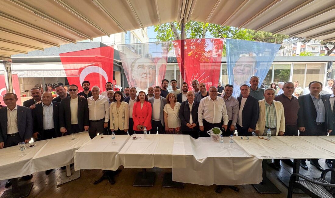 Efeler Belediye Başkanı Anıl Yetişkin, Menderes Park’taki bayramlaşma programında birlik,