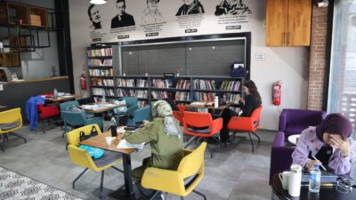Efeler Belediyesi, Adnan Menderes Kitap Kafe ve EFESEM Akademi üzerinden