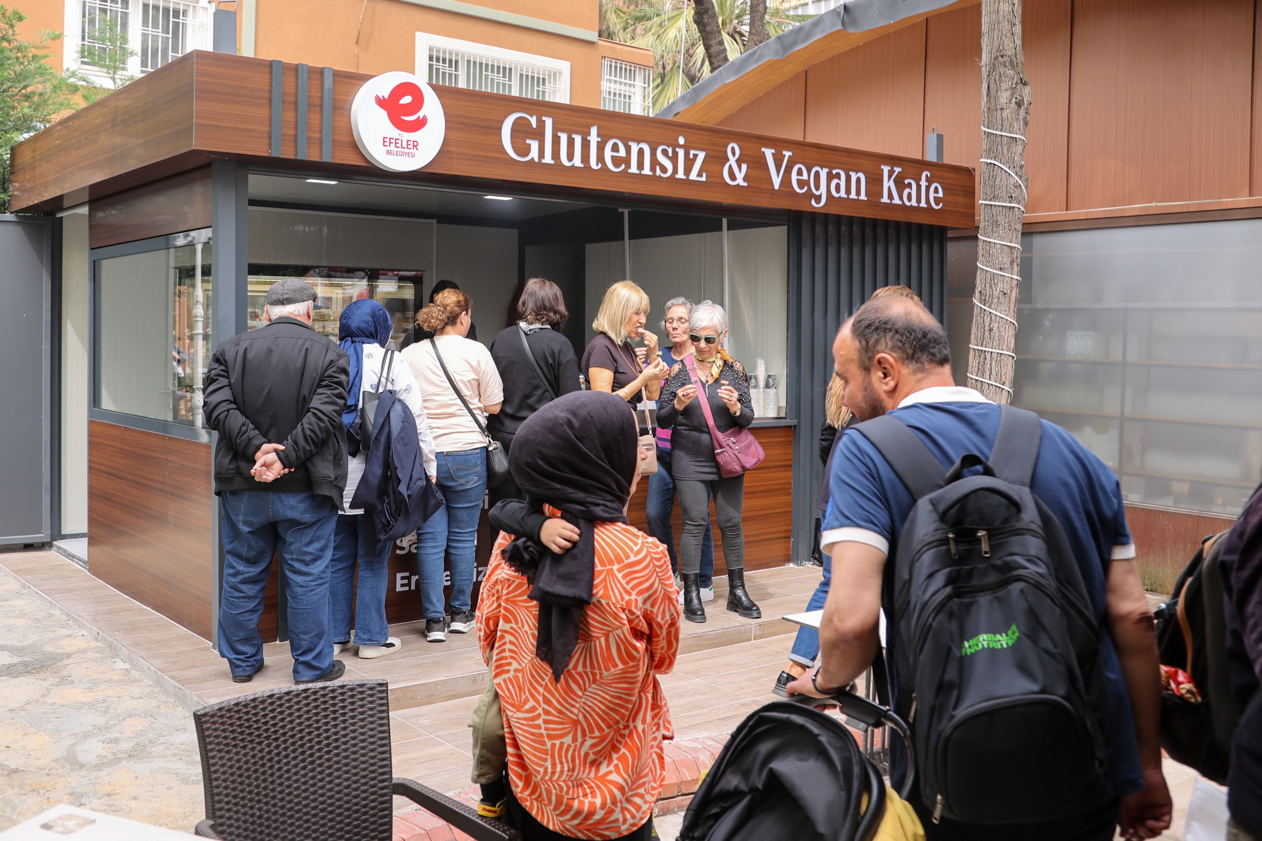 Efeler Belediyesi tarafından hizmete açılan Glutensiz & Vegan Kafe, 9