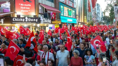 Karşıyaka’da 19 Mayıs Atatürk’ü Anma, Gençlik ve Spor Bayramı kortejine