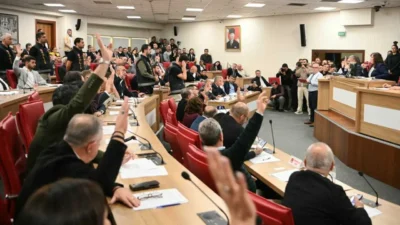 Aydın Büyükşehir Belediye Meclisi Mayıs oturumunda CHP grubunun ısrar kararıyla
