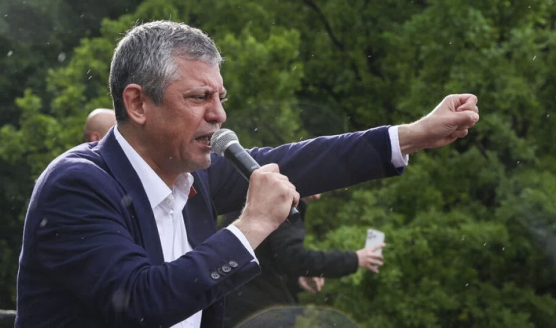 Özgür Özel Meclis’te konuştu: “Süreci değerlendireceğiz” CHP Genel Başkanı Özgür Özel, bayramda Manisa’da olacağını açıkladı ve