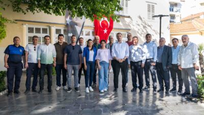 Bornova Belediye Başkanı Ömer Eşki, Altındağ bölgesindeki muhtarlarla bir araya