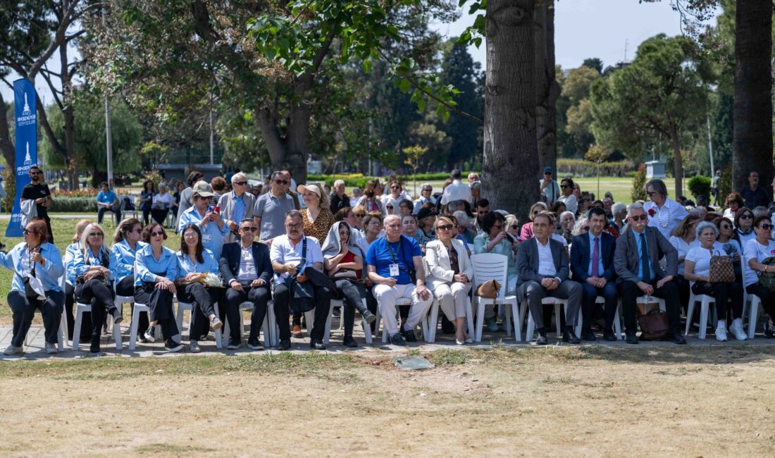 Bornova’dan ‘3. Yaş Üniversitesi hamlesi: Çınarlar üniversiteli oluyor İzmir’de düzenlenen 3. Yaş Üniversiteleri Şenliği’ne katılan Bornova Belediyesi, ileri