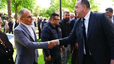 Manisa Büyükşehir Belediye Başkanı Besim Dutlulu, Alaşehir’de muhtarlarla bir araya