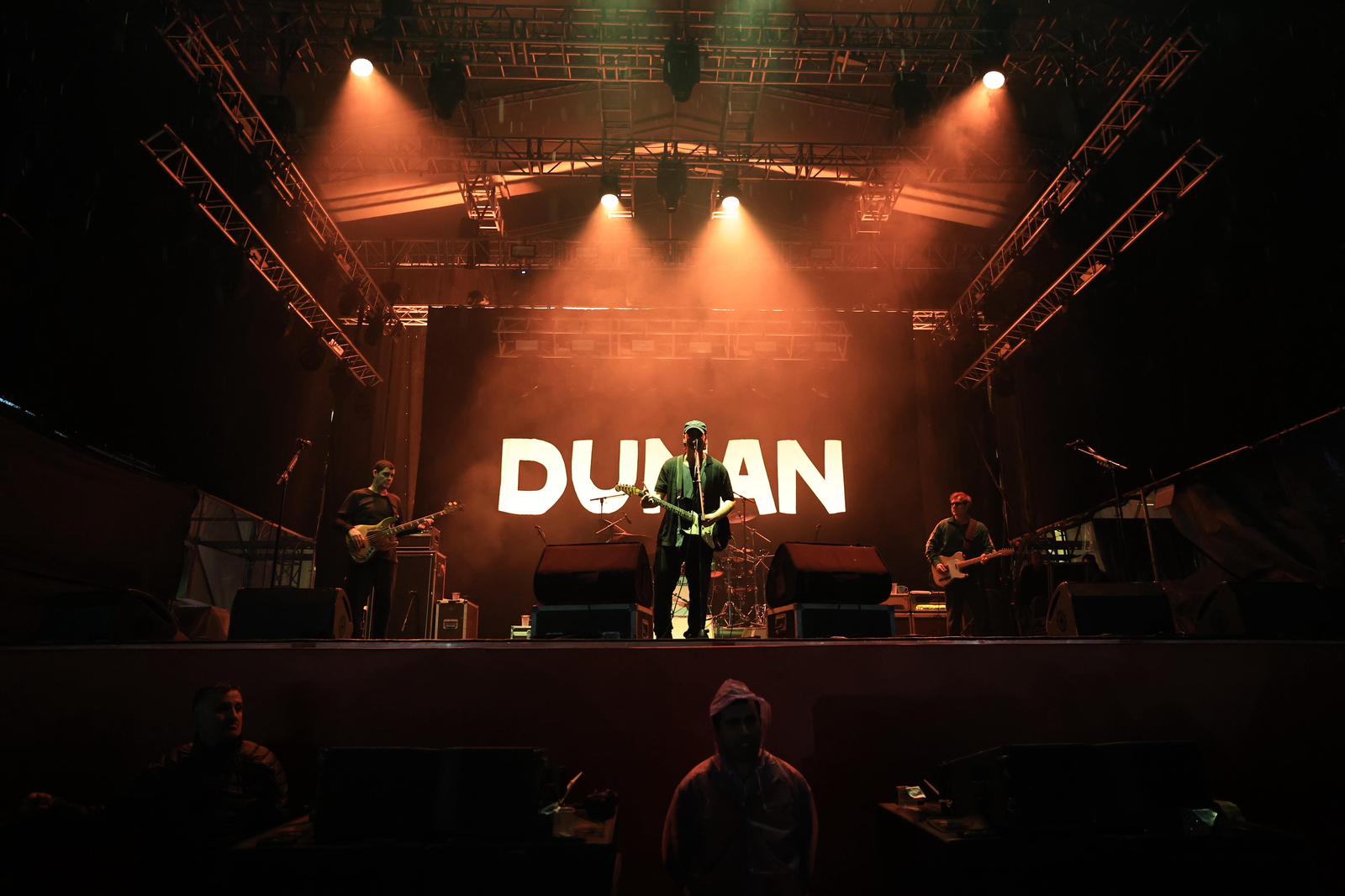 Manisa Büyükşehir Belediyesi’nin Gençlik Festivali, yağışlı havaya rağmen binlerce kişinin