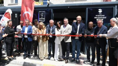 Kuşadası Belediyesi tarafından hayata geçirilen Kent Lokantası düzenlenen törenle hizmete