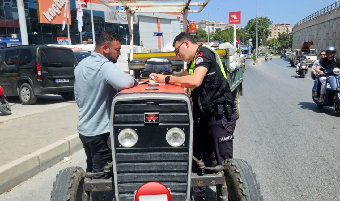 Kuşadası’nda hafriyat taşımacılığı sırasında gerekli önlemleri almadan yolu kirleten iki