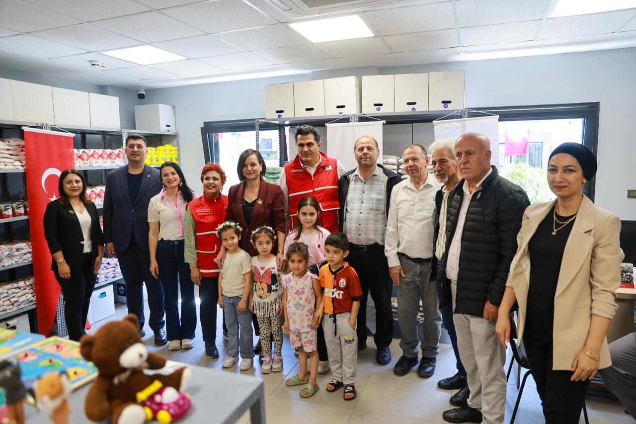Karabağlar Belediyesi ve Kızılay iş birliğiyle Sosyal Market’in ikinci şubesi