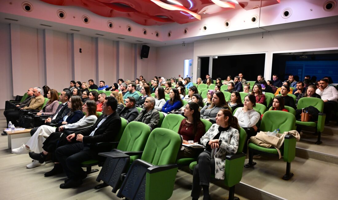 Manisa Büyükşehir Belediyesi Eğitim Merkezleri’nde görev yapan öğretmenlere yönelik düzenlenen