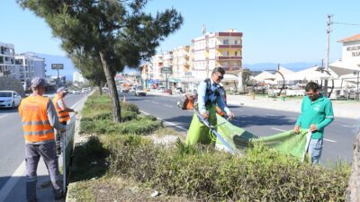 Kuşadası Belediyesi, Kurban Bayramı öncesi kent genelinde çevre düzenleme çalışmalarını