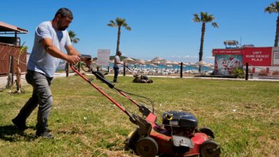 Urla Belediyesi, Kurban Bayramı öncesinde sahillerden parklara, camilerden cadde ve