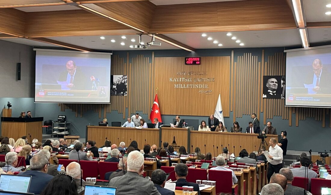 Büyükşehir’de olaylı meclis başlangıcı: Canlı yayın krizi tartışmalara neden oldu Meclisin gündem dışı konuşmalar kısmının canlı yayınlanmamasını içeren önerge, AKP