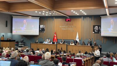 Meclisin gündem dışı konuşmalar kısmının canlı yayınlanmamasını içeren önerge, AKP