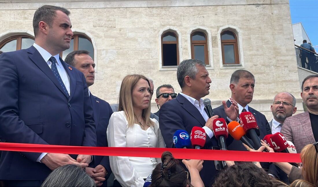Özel, Sarnıç’taki Mescid-i Aksa Camii’nin açılışında konuştu: Savaşların bitmesine nasip olmasını diliyorum CHP Genel Başkanı Özgür Özel, Sarnıç Mescid-i Aksa Camii’nin açılışını