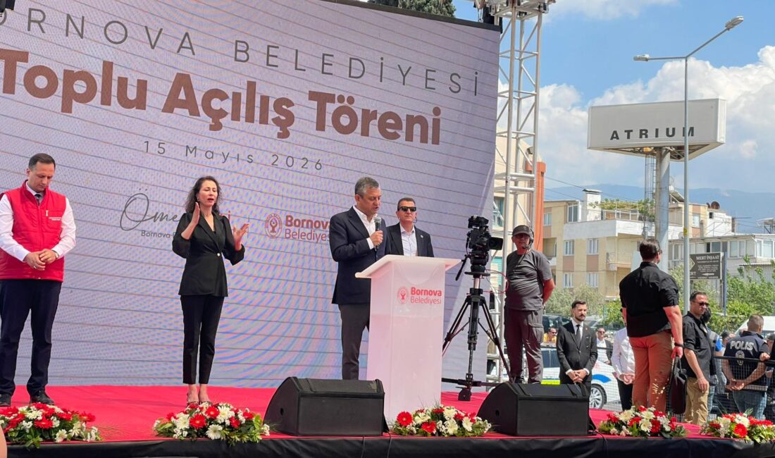 CHP lideri Özgür Özel, Bornova’daki açılışta AK Parti Genel Sekreteri
