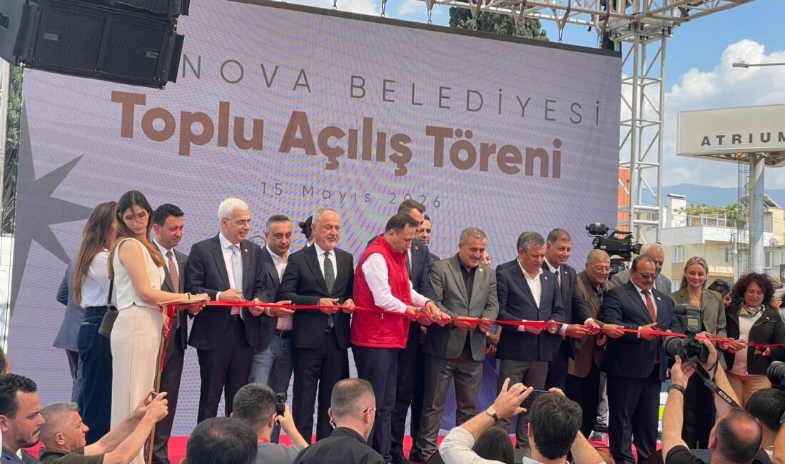 Bornova Belediyesi’nin Doğanlar Kent Bostanı, CHP lideri Özgür Özel’in katılımıyla