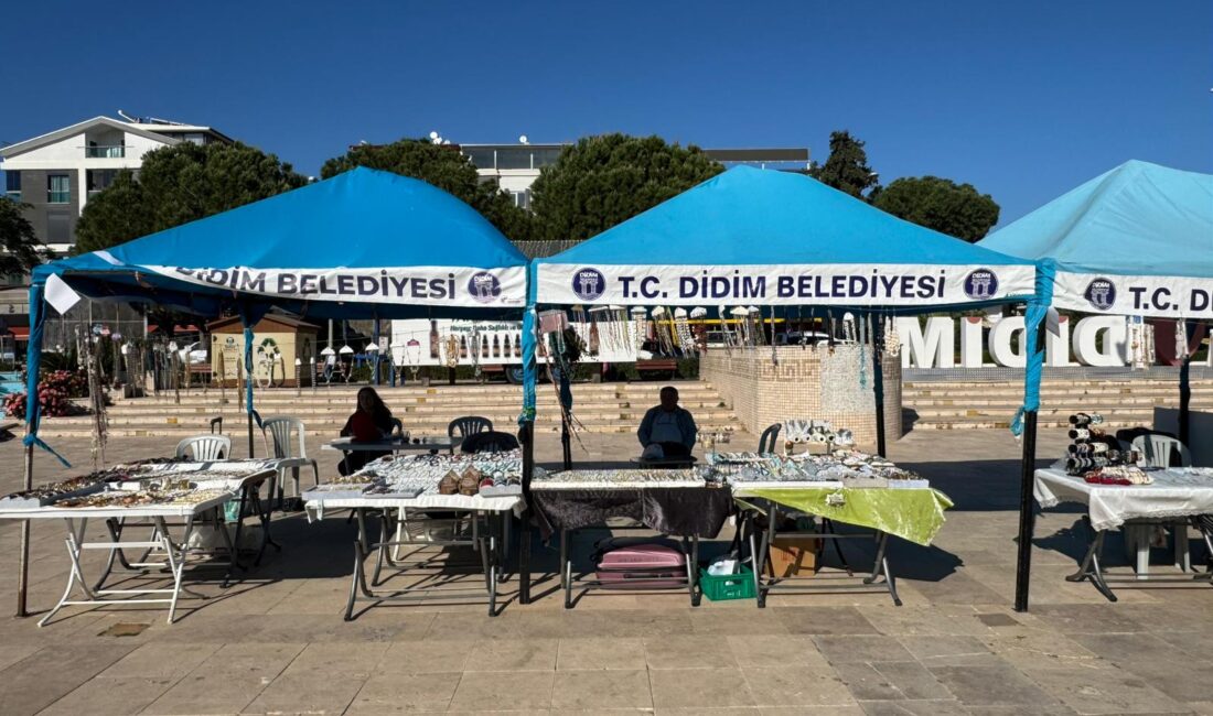 Aydın Büyükşehir Belediyesi’nin, Didim Kent Meydanı’ndaki engelli derneği çadırları için
