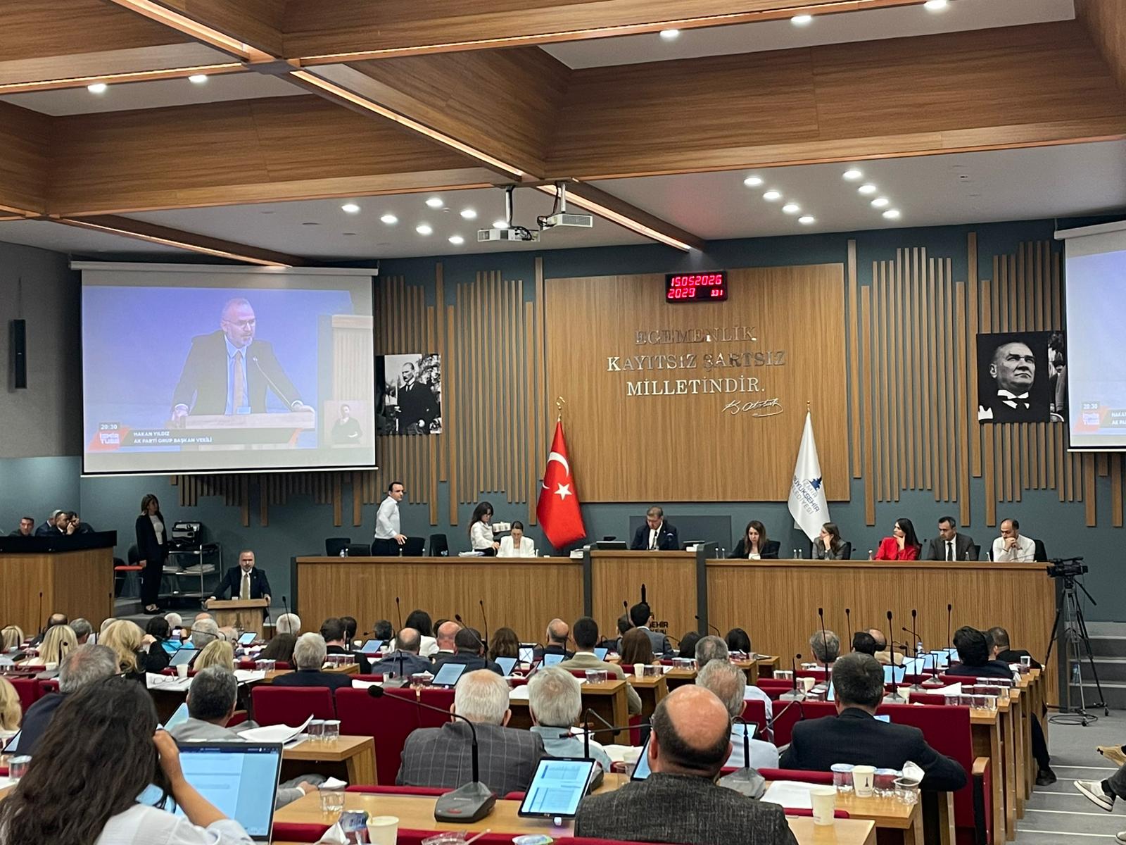 İzmir Büyükşehir Belediyesi’nin 2025 kesin hesabı meclisten oy çokluğu ile