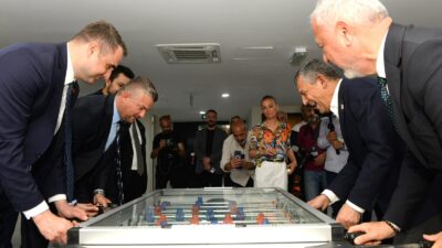 CHP Genel Başkanı Özgür Özel, Buca Belediyesi’nin açtığı eğitim ve