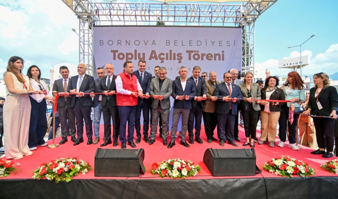 Bornova’da üç önemli proje CHP lideri Özel’in katılımıyla hizmete geçti CHP Genel Başkanı Özgür Özel, İzmir programı kapsamında Bornova’da, Sarnıç