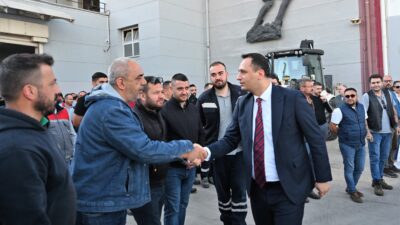 Bornova Belediye Başkanı Ömer Eşki, 1 Mayıs kapsamında belediye işçileriyle