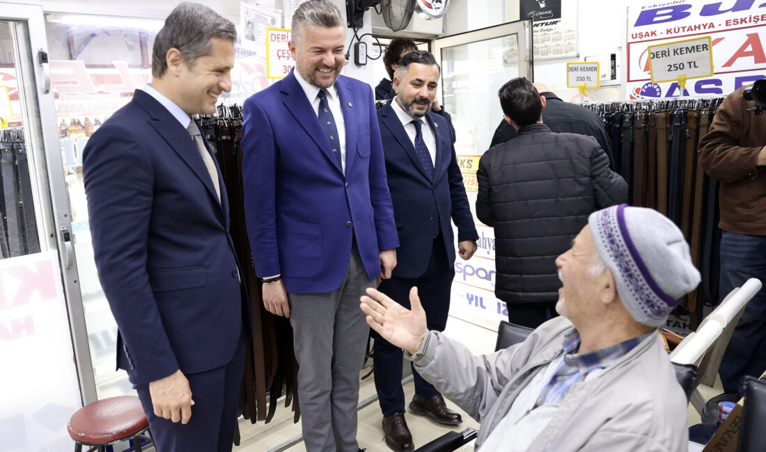 Buca’da saha çalışması başladı: Başkan Duman ve CHP’li Yücel ilçenin nabzını tuttu Buca Belediye Başkanı Görkem Duman, CHP’nin 81 il ve 973