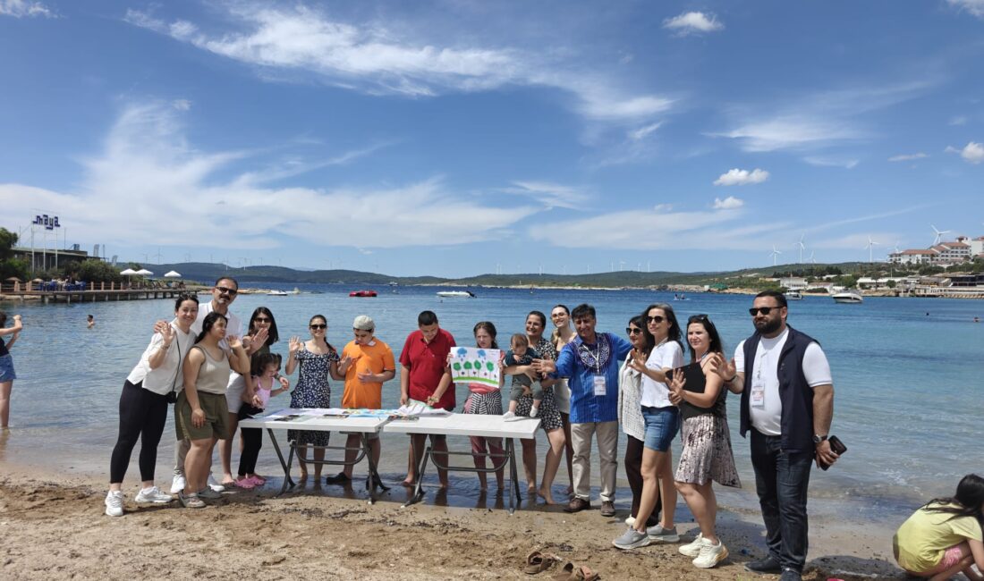 Dünyanın dört bir yanından sanatçılar Seferihisar’da buluştu Sığacık ve Akkum’da düzenlenen festivalde canlı resim performansları, atölyeler, konserler