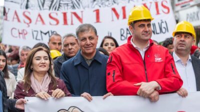 İzmir Büyükşehir Belediye Başkanı Cemil Tugay, 1 Mayıs kutlamalarında emekçilerin