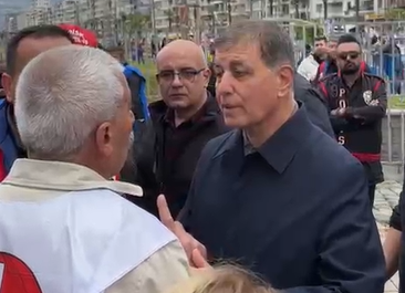 İzmir’de 1 Mayıs kutlamaları sırasında bazı DİSK üyeleri ve eski