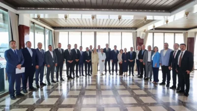CHP’li belediye başkanları, CHP İzmir İl Başkanı Çağatay Güç başkanlığında