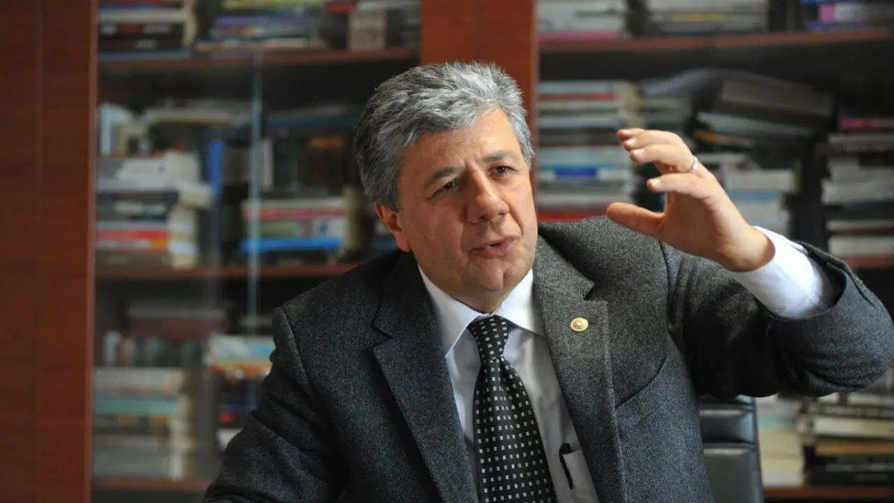 Eski CHP İzmir Milletvekili Mustafa Balbay, CHP’de kurultay için imza