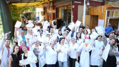 Çiğli Belediyesi’nin istihdam garantili pastacılık ve ekmekçilik kursunu tamamlayan 32