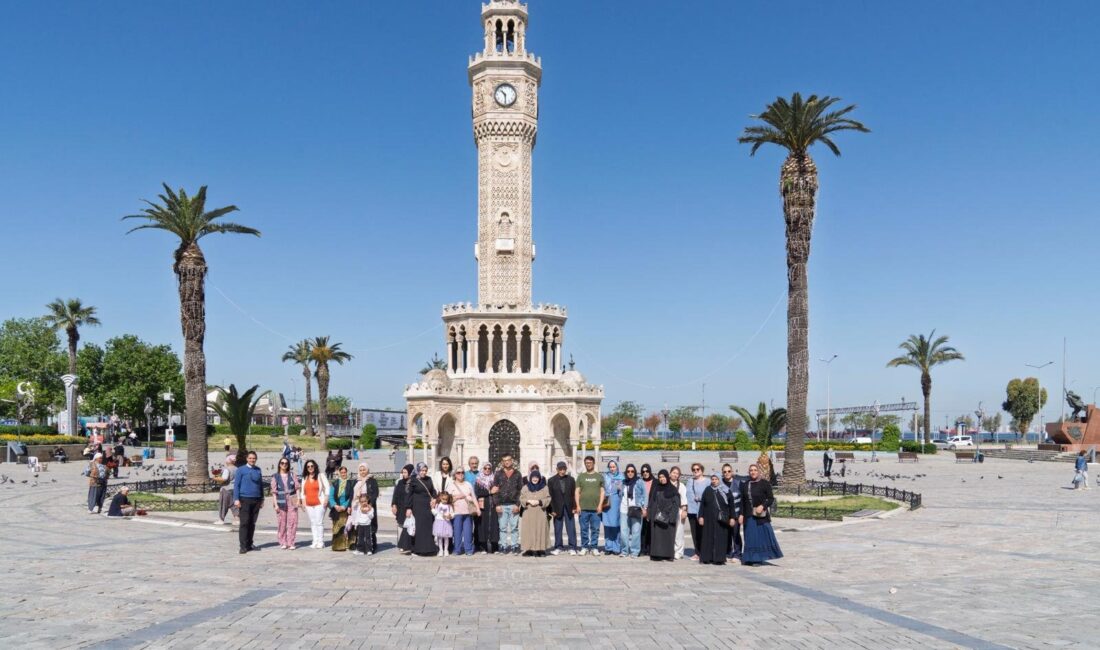 İzmir Büyükşehir Belediyesi’nin emeklilere yönelik sosyal ve ekonomik destekleri sürüyor.