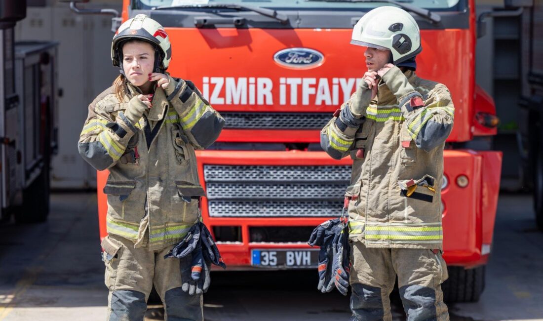 İzmir’de genç itfaiyeciler göreve başladı: Can kurtarmak gurur İzmir Büyükşehir Belediyesi’nde göreve başlayan 19 yaşındaki Arda Çellik ile