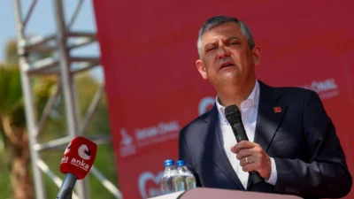 CHP lideri Özgür Özel, İzmir’de Erdoğan’a erken seçim çağrısı yaptı: