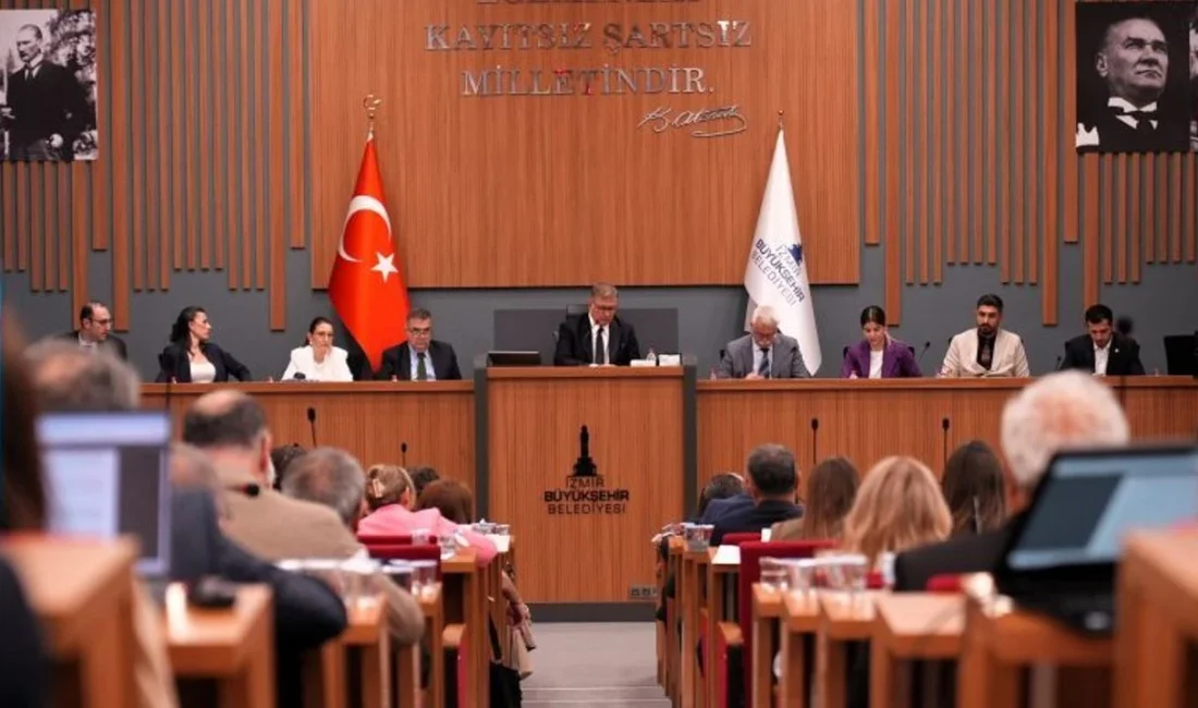 İzmir Meclisi’nde “kazık” çıkışı: Başkan Tugay’dan Aliağa’da TOKİ tepkisi İzmir Büyükşehir Meclisi’nde Aliağa’daki liman gerisi hizmet alanı plan değişikliği