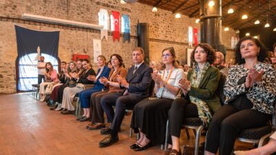 İzmir Büyükşehir Belediyesi’nin düzenlediği 1. Uluslararası Otizm Sempozyumu’nda konuşan Başkan
