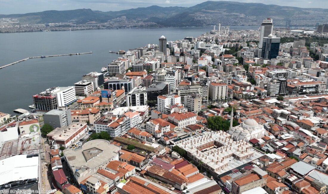 İzmir Büyükşehir Belediyesi’nin riskli yapıların dönüşümü için kurduğu “İzmir Yenileniyor”