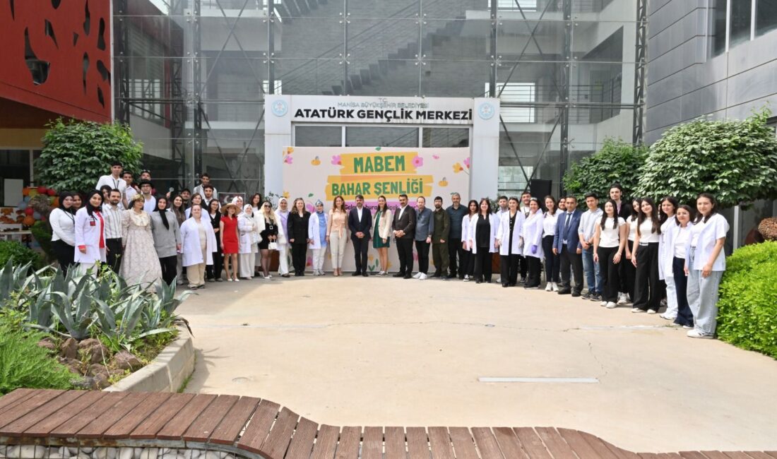 Manisa Büyükşehir Belediyesi tarafından “Gelecek Çiçek Açıyor” sloganıyla düzenlenen Bahar